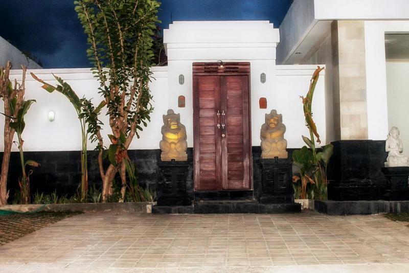 Anggie Stay Kerobokan Buitenkant foto